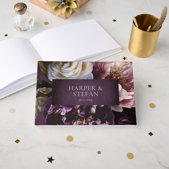 Elegant Maximalist Purple Floral Wedding Gästböcker (Framsida öppen)