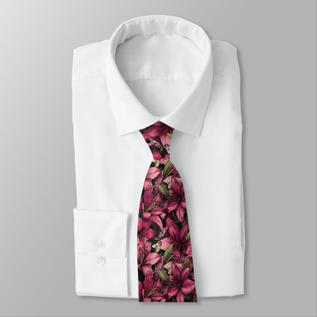 Elegant Menswear Ties Lilies Floral Slips (Bunden)