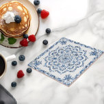 Elegant metallisk blå mandala kakelplatta<br><div class="desc">Kärleksfullt dekorerad keramisk platta i indisk mandala-stil,  vita och metalliska blå färger.</div>