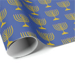 Elegant Mid Blue| Hanukkah| MENORAH Presentpapper<br><div class="desc">Elegant mitt i blått MENORAH Wrapping Papprare,  visa med faux guld menorah i ett ruttet mönster. Det här är en minimalistisk,  enkel elegant,  som är särskilt lämplig för hanukkkah-kastpåsar eller hantverk.</div>