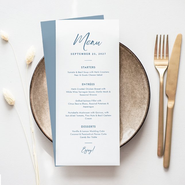 Elegant Minimal dammblå skripttext Bröllop Meny (Elegant dusty blue wedding menu with calligraphy script text in a mimial, chic style.)