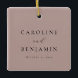 Elegant Minimalist Dusty Mauve Calligraphy Bröllop Julgransprydnad Keramik<br><div class="desc">Anpassningsbar Elegant Minimalist Dusty Mauve Calligraphy Bröllop Ceramic Ornament</div>