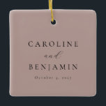 Elegant Minimalist Dusty Mauve Calligraphy Bröllop Julgransprydnad Keramik<br><div class="desc">Anpassningsbar Elegant Minimalist Dusty Mauve Calligraphy Bröllop Ceramic Ornament</div>