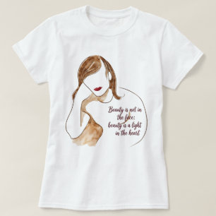 Elegant minimalistisk porträtt med citat t shirt