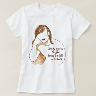 Elegant minimalistisk porträtt med citat t shirt