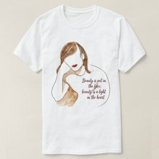 Elegant minimalistporträtt med citat t shirt
