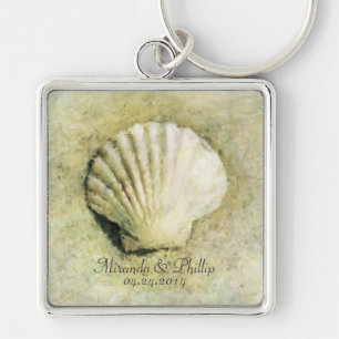 Elegant minnessak för snäckskalstrandbröllop fyrkantig silverfärgad nyckelring