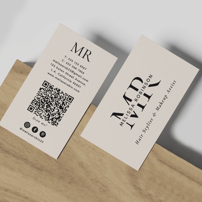 Elegant Modern Beige Monogram QR-kod för Sociala M Visitkort (Skapare uppladdad)