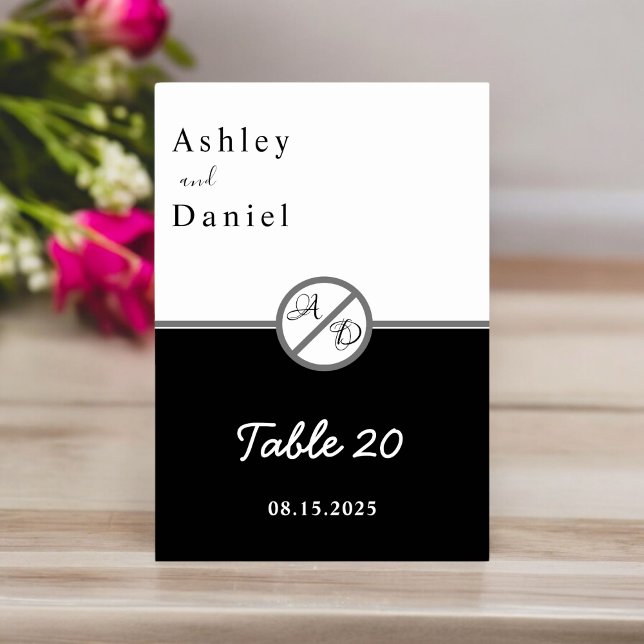 Elegant Modern Black and White Monogram Bröllop Bordsnummer (Skapare uppladdad)