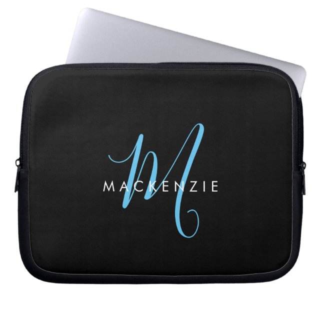 Elegant Modern Black Himlar Blue Script Monogram Laptop Fodral (Framsidan)