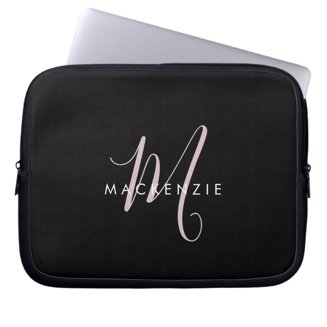 Elegant Modern Black  Rosa Script Monogram Laptop Fodral (Framsidan)
