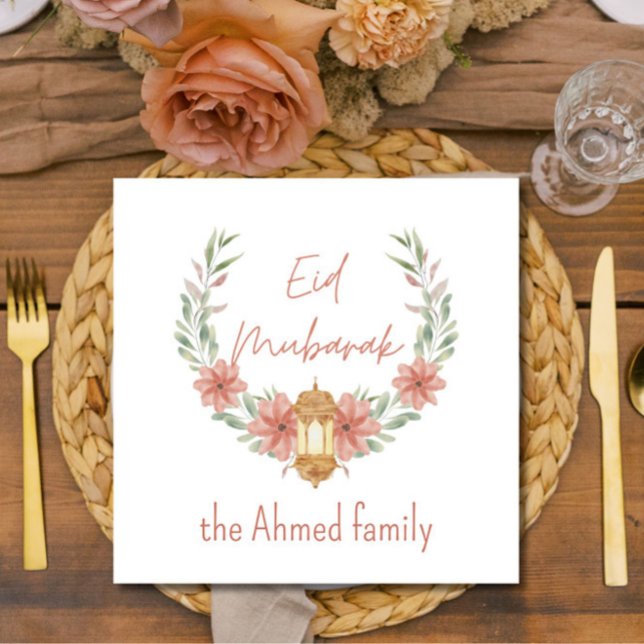 Elegant Modern Blommigt Eid Mubarak Namn Rosa Whit Pappersservett (Add these elegant, modern, floral wreath "Eid Mubarak" paper napkins to your holiday entertaining!)