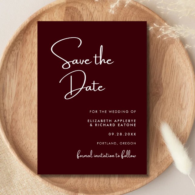 Elegant & Modern Burgunder Röd Bröllop Spara Datumet (Elegant modern burgundy save the date sets a romantic tone while sharing your special day.)
