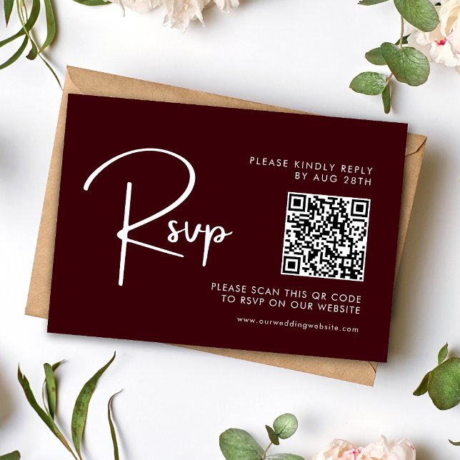 Elegant & Modern Burgunderröd Bröllops QR-kod OSA Kort (Elegant modern burgundy QR code RSVP card makes responses easy with a modern, seamless touch.)