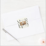 Elegant modern fototypografi för god jul fyrkantigt klistermärke<br><div class="desc">Modern elegant - minimal grafisk typografi god jul-design. En del av en fet roligt helgdag-samling.</div>