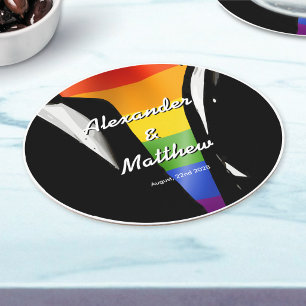Elegant Modern Gaymans Bröllop Regnbåge Underlägg Papper Rund