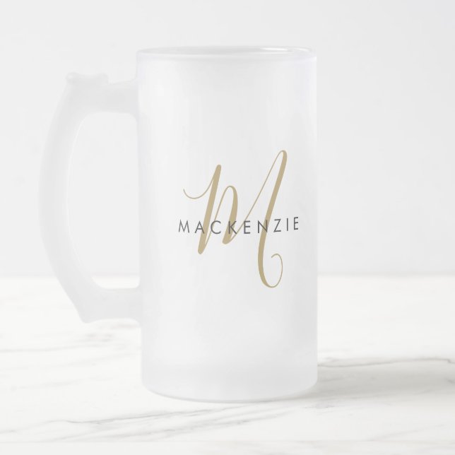 Elegant Modern Guld Script Monogram Frostat Ölglas (Vänster)