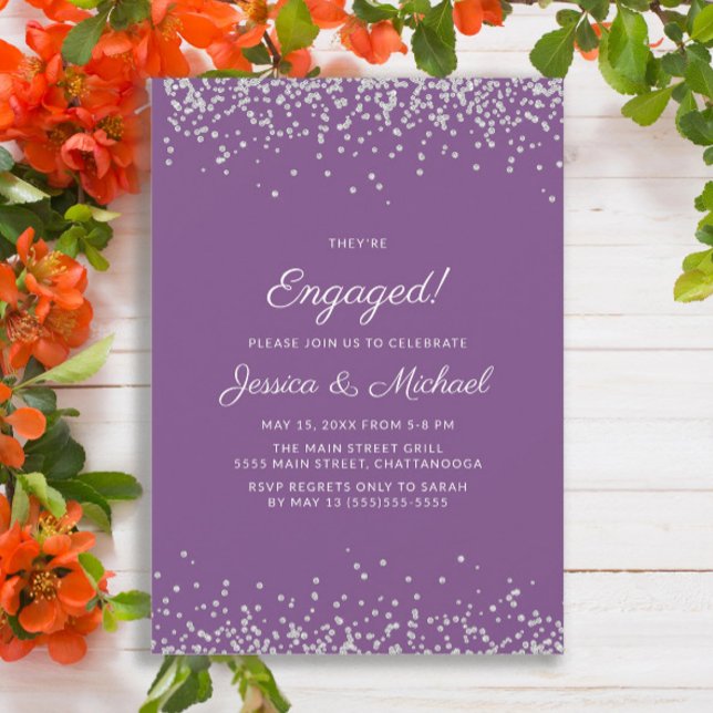 Elegant Modern Lila Silver Glitter Förlovning Inbjudningar (Purple engagement party invitation with silver glitter)