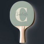 Elegant Modern Monogram Namn i Grönten Sage Pingisracket<br><div class="desc">Enkel Personlig Monogram och Namn i Sage Grönt Ping Pong Paddle</div>