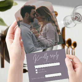 Elegant modern mörklila bröllopsfoto med RSVP