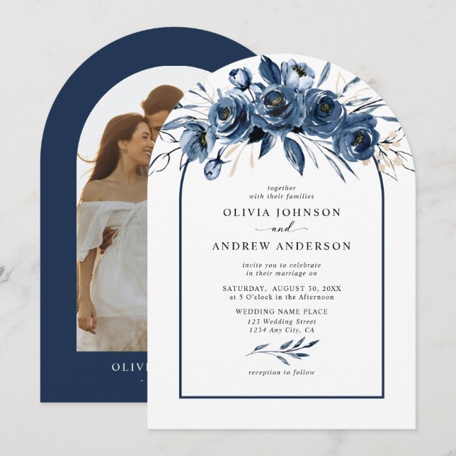 Elegant Modern Navy Blue Floral Arch Photo Wedding Inbjudningar (Fram/baksida)