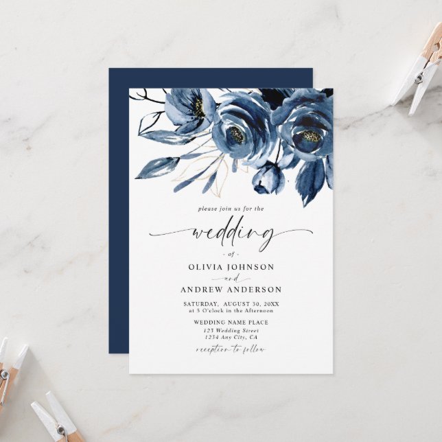 Elegant Modern Navy Blue Flowers & Script Wedding Inbjudningar (Fram/Back In Situ)