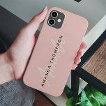 Elegant Modern Personlig med Namn Monogram<br><div class="desc">Öka ditt iPhone-skydd med vår Elegant Modern Personlig med Namn Monogram Fodral-Mate iphone case. Det här noggrant designade fodral blandar sömlöst modern estetik med en personlig, skapar den en snyggt och ett skyddande tillägg till din mobila enhet. Med ditt namn och ett monogram tillför den här iphone case en aning...</div>