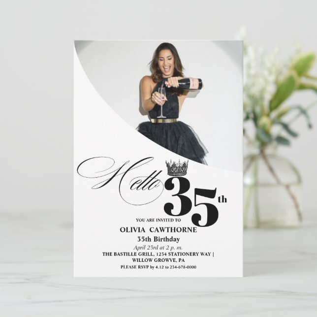 Elegant Modern Photo 35e Birthday White Black Inbjudningar (Stående Fram)