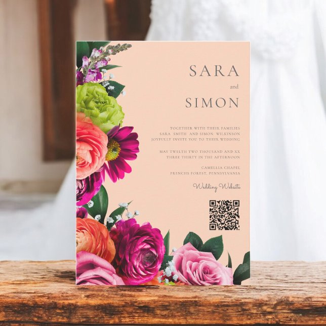 elegant modern QR-blommigt peach bröllop Inbjudningar (modern wedding invitation with vibrant florals on a peach background)