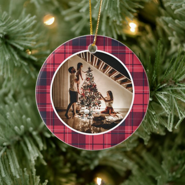 Elegant Modern Red Plaid Christmas Family Photo Julgransprydnad Keramik (Träd)