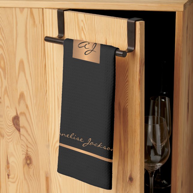 Elegant modern svart guld monogrammad kökshandduk (Thirds Fold)