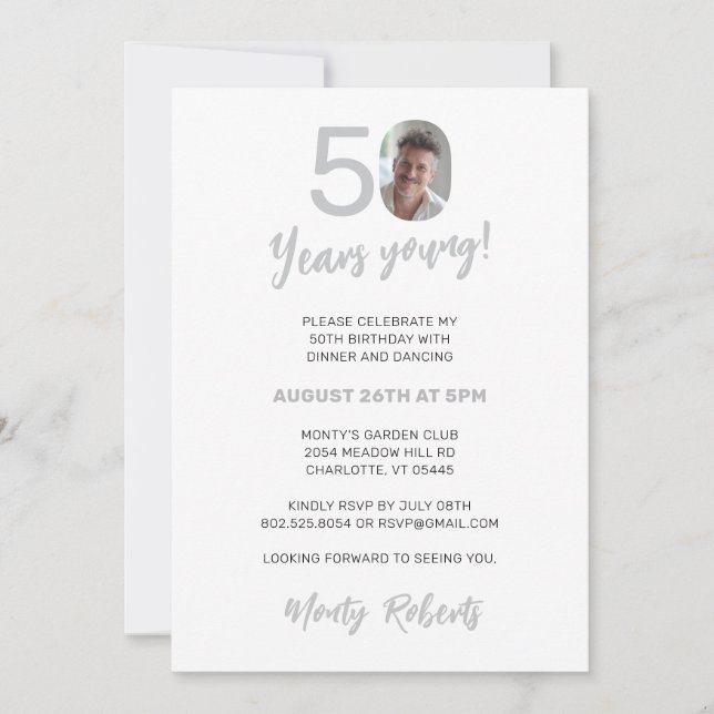 Elegant Modern typografi 50:e födelsedagsfoto | Inbjudningar (Framsida)