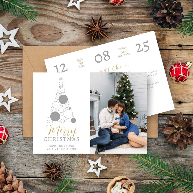 Elegant Modern Wedding Christmas Tree Spara Datumet (Elegant Modern Wedding Christmas Tree Photo in Grey and Fake Gold Holiday as a Save the Date.)