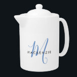 Elegant Modern White Blue Script Monogram<br><div class="desc">Elegant Modern White Blue Script Monogram-tekanna. Ett elegant blått skript monogram i kombination med ett rent svart smekif-teckensnitt gör att contemporaryn ser ut.</div>