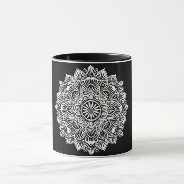 Elegant Monochromatic Mandala Mugg (Center)