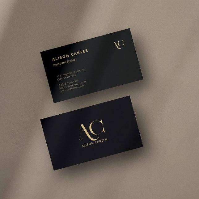 Elegant Monogram Black och Guld | Modern minimal Visitkort (A black and gold business card with an elegant monogram design.)