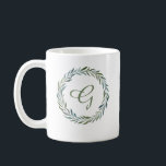 Elegant Monogram botaniskt andetag Kaffemugg<br><div class="desc">En elegant vattenfärgad foliekrans. Anpassa texten med ditt eget monogram. Designad av Blackberry Boulevard.</div>