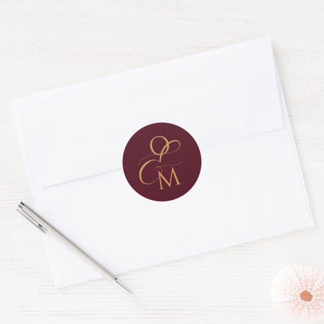 Elegant Monogram | Burgundy Bröllop Runt Klistermärke (Kuvert)