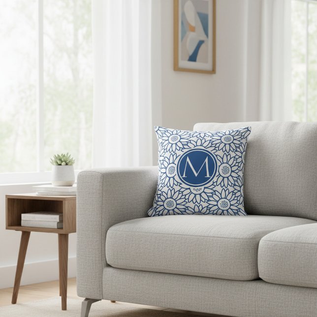 Elegant Monogram Classic Blue Solros Kudde (Skapare uppladdad)
