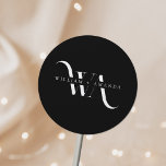 Elegant Monogram Classic Bröllop Typografi Runt Klistermärke<br><div class="desc">Elegant Monogram Classic Bröllop Typography Classic Round Sticker</div>