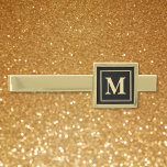 Elegant Monogram Classy Black och Guld Bröllop Guldpläterad Slipsnål<br><div class="desc">Skapa din egen anpassningsbar, personlig, klass, snyggt, modernt faux guld-skript/typografi monogrammat på svarta, brass metall-bundet pub-klipp i silver, guld och kanonmetall avslutar. Skriv in initialer och välj pub/klippets metall-avsluta. Skapa pub/klipp i fantastisk för det speciella manarna i ditt liv - pappa, brudgumm, make, bror, farfar, pojkvän. Gör en underbar anpassningsbar...</div>