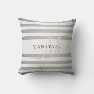 Elegant Monogram Faux Silver Gradient Grått Rand Kudde