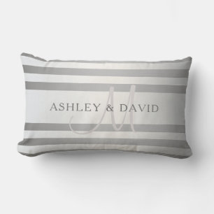 Elegant Monogram Faux Silver Gradient Grått Rand Lumbarkudde