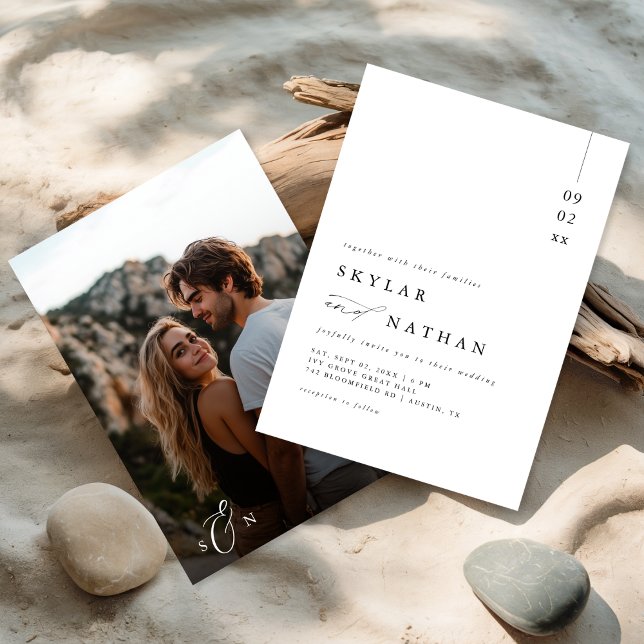 Elegant Monogram Fullt Bleed Photo Budget Bröllop Inbjudningar (Skapare uppladdad)