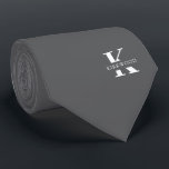 Elegant Monogram Grå | Vit Slips<br><div class="desc">En elegant slips med ett djärvt vitt monogram på en silvergrå bakgrund. Ovanpå detta monogram står ditt förnamn eller efternamn skrivet med versaler.</div>