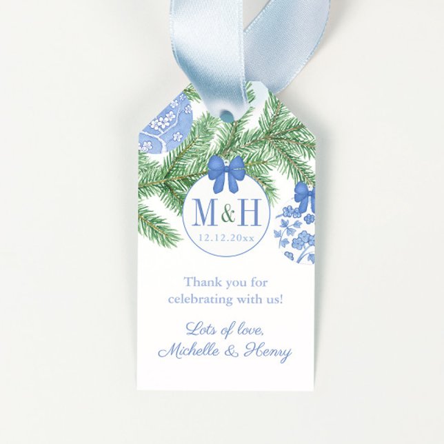 Elegant Monogram julbröllopsfavoritMärkre Presentetikett (Blue and white christmas chinoiserie monogram ornaments wedding or bridal shower favor tags)