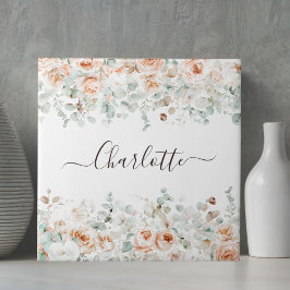Elegant monogram lantlig ros blomstergrönska kakelplatta
