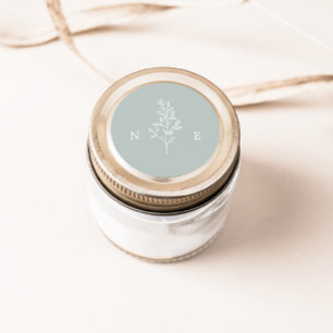 Elegant Monogram Löv Sage Grönt Bröllop Runt Klistermärke