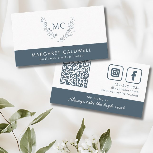 Elegant Monogram Neutralt av utandning Slate Visitkort (Slate Gray Monogram Wreath Social Media Business Card)