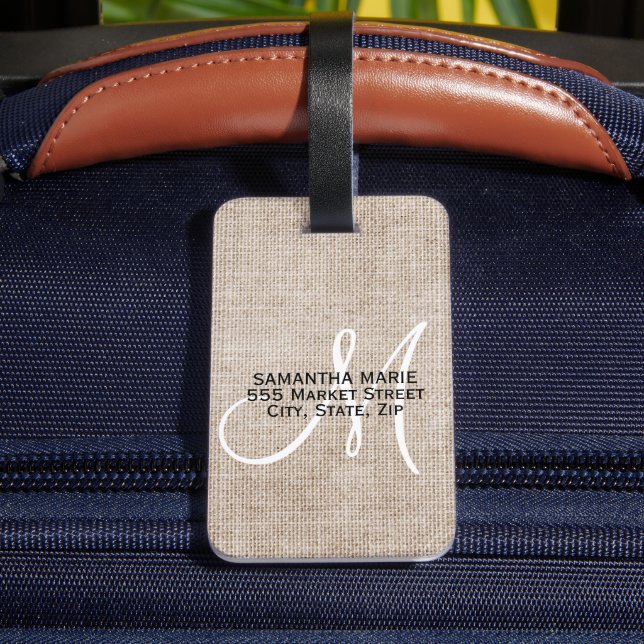 Elegant monogram rustik beige linne bagagebricka (Baksida Insitu 4)